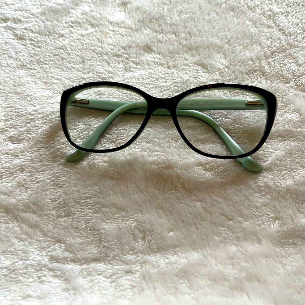 Jenny McCarthy eyeglasses